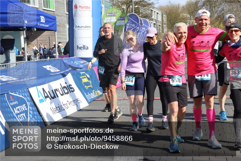 12.04.2026 - 45. Internationalen Wilhelmsburger Insellauf Strokosch-Dieckow http://msf.ph/oto/9458866 12.04.2026 10:48:37 Ziel 3307, 4882, 2053, 4563, 4866, 2438, 3513 meine-sportfotos.de