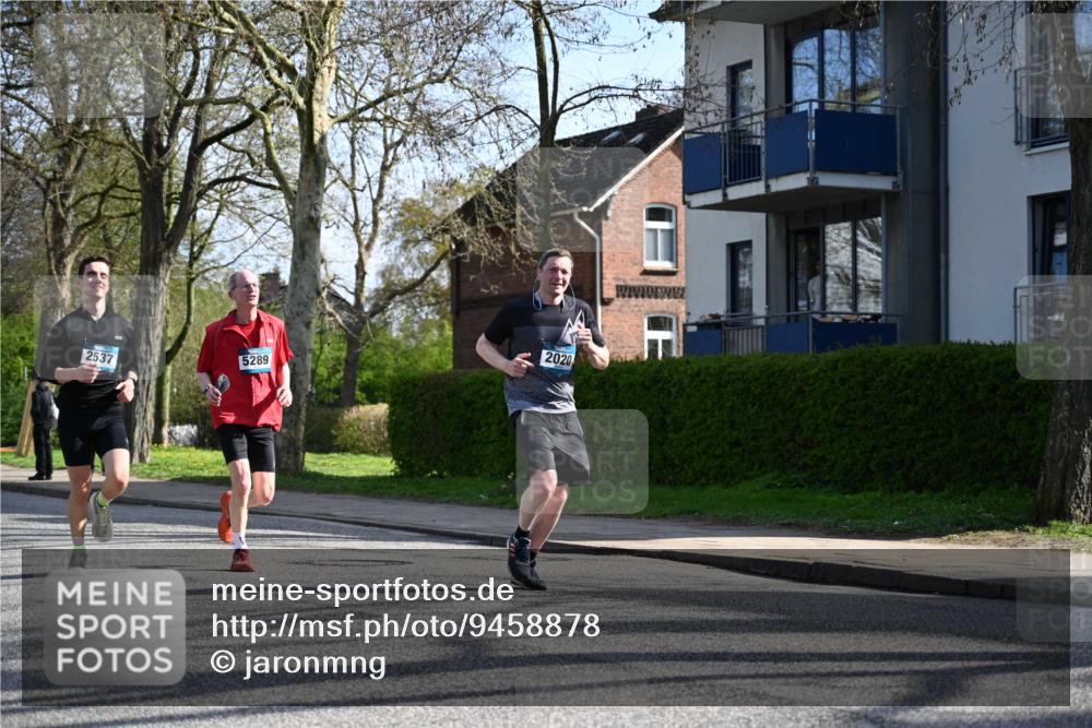 12.04.2026 - 45. Internationalen Wilhelmsburger Insellauf J. Mangold http://msf.ph/oto/9458878 12.04.2026 10:37:58 Ziel 2105, 4013, 3386, 5289, 2537, 2020, 5363, 2986, 5732, 3087, 4832, 3087, 4832, 2605, 2614, 4063, 3214, 3214, 2710, 4264 meine-sportfotos.de