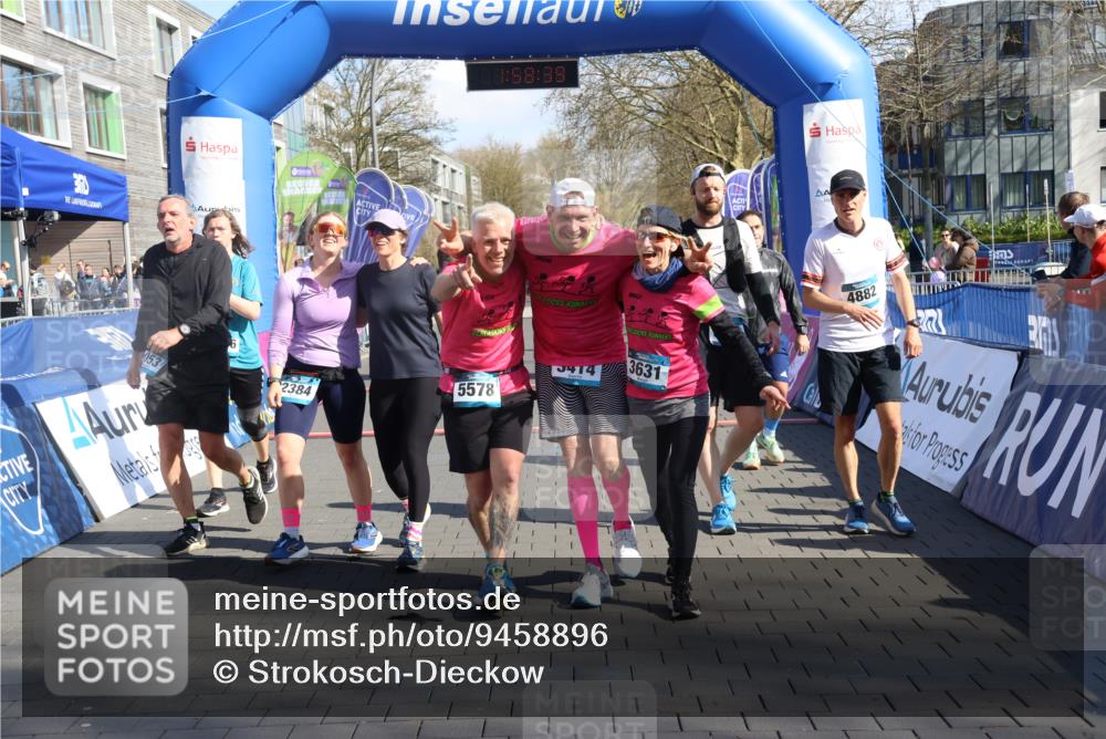 12.04.2026 - 45. Internationalen Wilhelmsburger Insellauf Strokosch-Dieckow http://msf.ph/oto/9458896 12.04.2026 10:48:37 Ziel 3307, 4882, 2053, 4563, 4866, 2438, 3513 meine-sportfotos.de