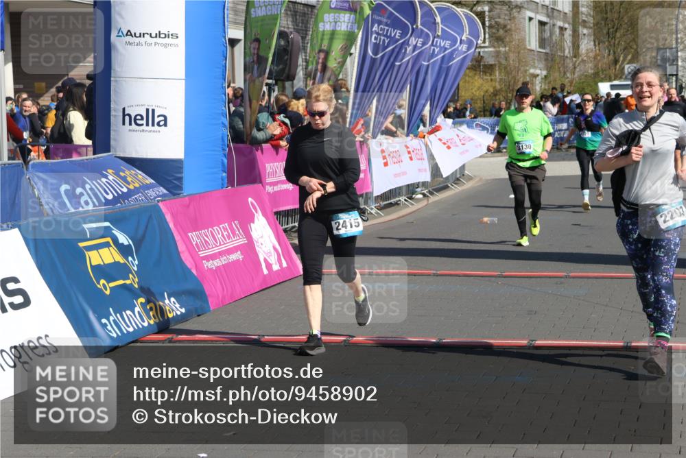12.04.2026 - 45. Internationalen Wilhelmsburger Insellauf Strokosch-Dieckow http://msf.ph/oto/9458902 12.04.2026 11:05:27 Ziel 2203, 2415, 3130, 4286, 4516, 5043 meine-sportfotos.de