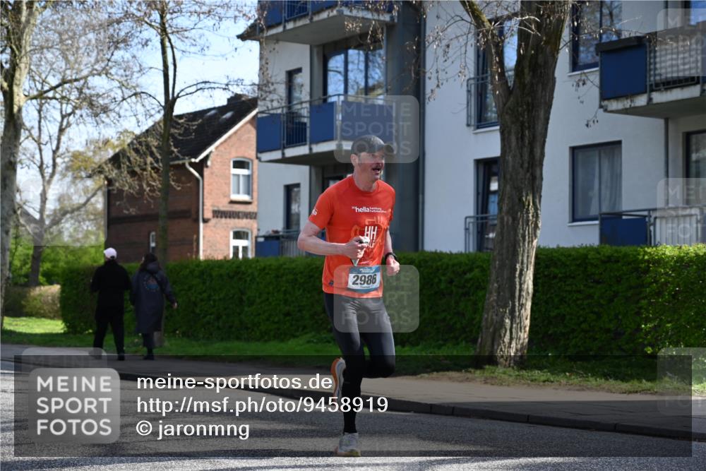 12.04.2026 - 45. Internationalen Wilhelmsburger Insellauf J. Mangold http://msf.ph/oto/9458919 12.04.2026 10:38:07 Ziel 3386, 5289, 2537, 2020, 5363, 2986, 5732, 3087, 4832, 2605, 2614, 4063, 3214, 2710, 4264, 3911 meine-sportfotos.de