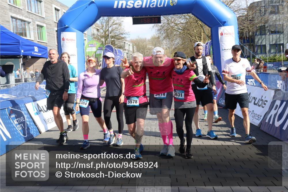 12.04.2026 - 45. Internationalen Wilhelmsburger Insellauf Strokosch-Dieckow http://msf.ph/oto/9458924 12.04.2026 10:48:38 Ziel 4882, 2053, 4563, 4866, 2438, 3513 meine-sportfotos.de