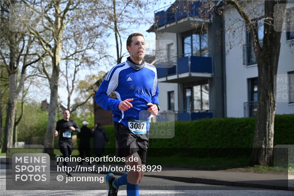 12.04.2026 - 45. Internationalen Wilhelmsburger Insellauf J. Mangold http://msf.ph/oto/9458929 12.04.2026 10:38:08 Ziel 5289, 2537, 2020, 5363, 2986, 5732, 3087, 4832, 2605, 2614, 4063, 3214, 2710, 4264, 3911 meine-sportfotos.de