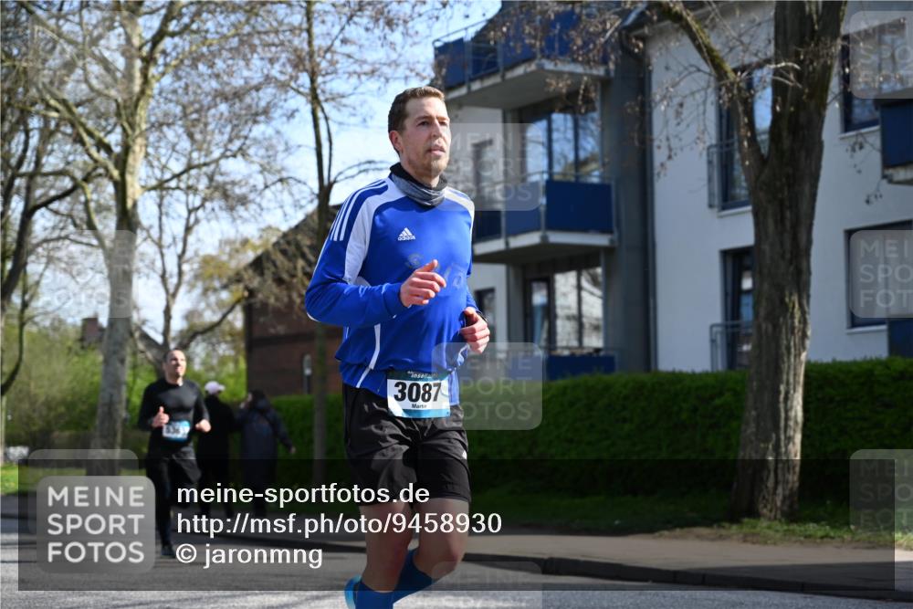12.04.2026 - 45. Internationalen Wilhelmsburger Insellauf J. Mangold http://msf.ph/oto/9458930 12.04.2026 10:38:08 Ziel 5289, 2537, 2020, 5363, 2986, 5732, 3087, 4832, 2605, 2614, 4063, 3214, 2710, 4264, 3911 meine-sportfotos.de