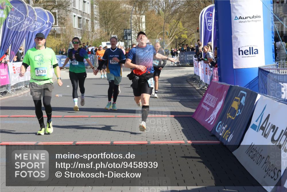 12.04.2026 - 45. Internationalen Wilhelmsburger Insellauf Strokosch-Dieckow http://msf.ph/oto/9458939 12.04.2026 11:05:30 Ziel 2203, 2415, 3130, 4286, 4516, 5043, 2730, 2193 meine-sportfotos.de