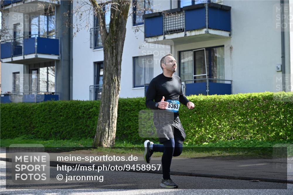 12.04.2026 - 45. Internationalen Wilhelmsburger Insellauf J. Mangold http://msf.ph/oto/9458957 12.04.2026 10:38:11 Ziel 2020, 5363, 2986, 5732, 3087, 4832, 2605, 2614, 4063, 3214, 2710, 4264, 3911, 5511 meine-sportfotos.de