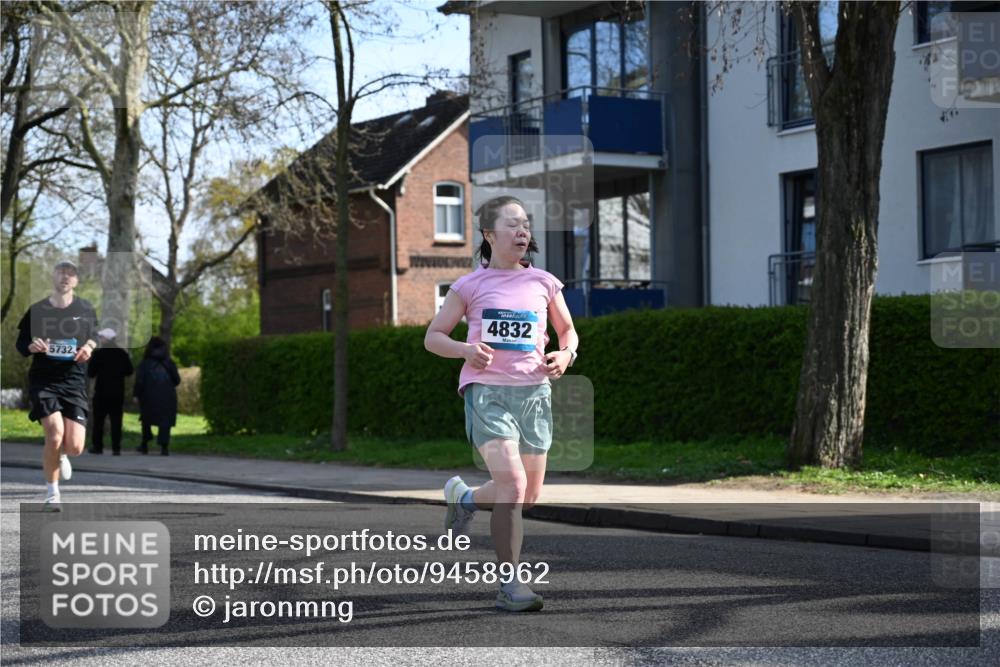 12.04.2026 - 45. Internationalen Wilhelmsburger Insellauf J. Mangold http://msf.ph/oto/9458962 12.04.2026 10:38:12 Ziel 5363, 2986, 5732, 3087, 4832, 2605, 2614, 4063, 3214, 2710, 4264, 3911, 5511, 4679 meine-sportfotos.de