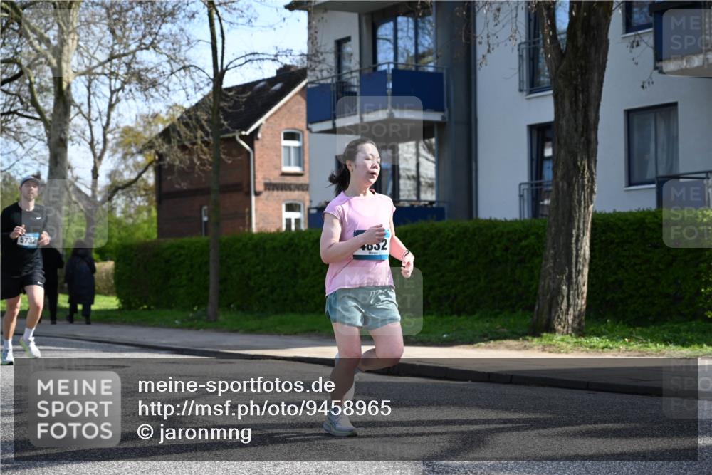12.04.2026 - 45. Internationalen Wilhelmsburger Insellauf J. Mangold http://msf.ph/oto/9458965 12.04.2026 10:38:12 Ziel 5363, 2986, 5732, 3087, 4832, 2605, 2614, 4063, 3214, 2710, 4264, 3911, 5511, 4679 meine-sportfotos.de