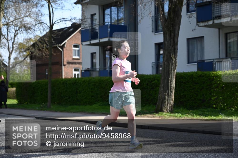 12.04.2026 - 45. Internationalen Wilhelmsburger Insellauf J. Mangold http://msf.ph/oto/9458968 12.04.2026 10:38:12 Ziel 5363, 2986, 5732, 3087, 4832, 2605, 2614, 4063, 3214, 2710, 4264, 3911, 5511, 4679 meine-sportfotos.de
