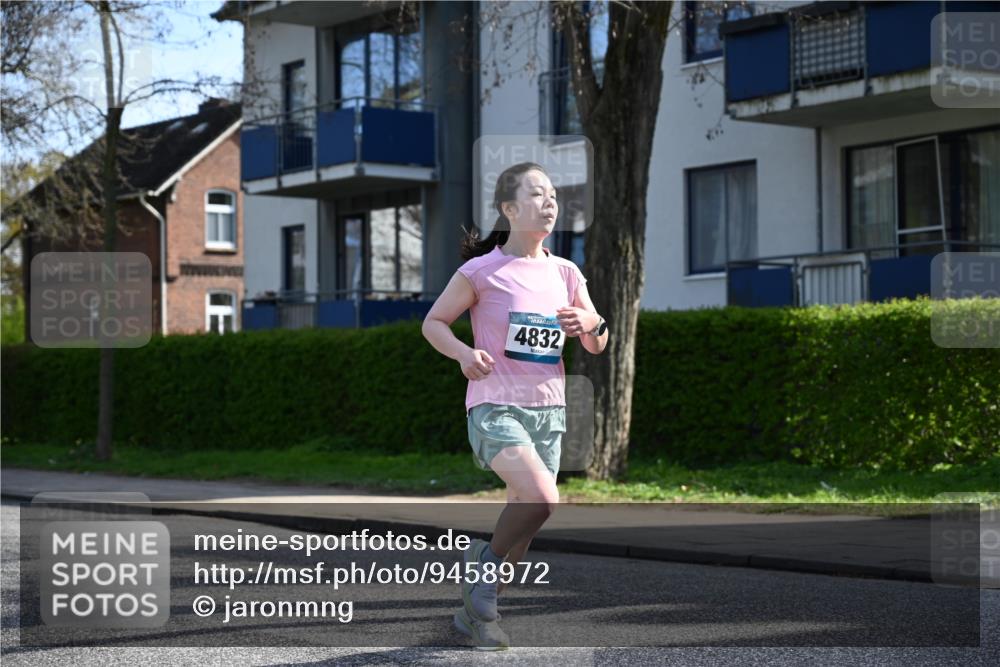 12.04.2026 - 45. Internationalen Wilhelmsburger Insellauf J. Mangold http://msf.ph/oto/9458972 12.04.2026 10:38:12 Ziel 5363, 2986, 5732, 3087, 4832, 2605, 2614, 4063, 3214, 2710, 4264, 3911, 5511, 4679 meine-sportfotos.de