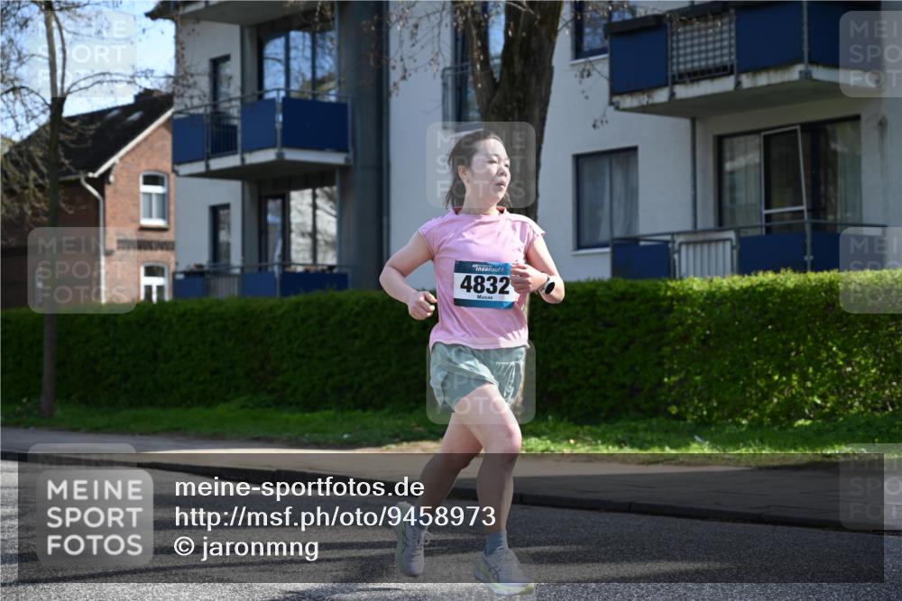 12.04.2026 - 45. Internationalen Wilhelmsburger Insellauf J. Mangold http://msf.ph/oto/9458973 12.04.2026 10:38:13 Ziel 5363, 2986, 5732, 3087, 4832, 2605, 2614, 4063, 3214, 2710, 4264, 3911, 5511, 4679 meine-sportfotos.de