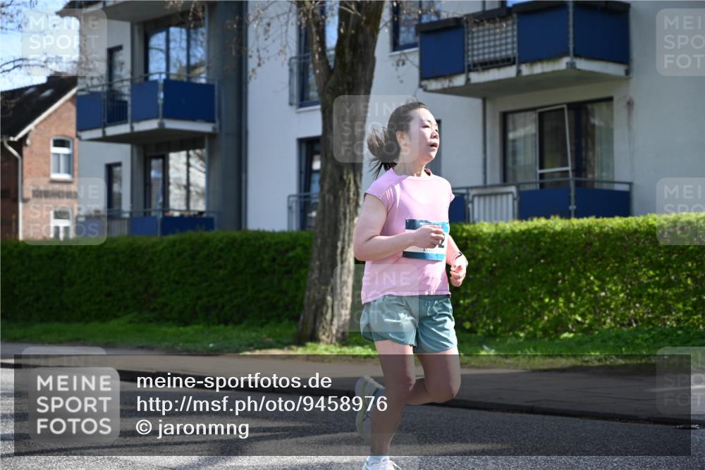 12.04.2026 - 45. Internationalen Wilhelmsburger Insellauf J. Mangold http://msf.ph/oto/9458976 12.04.2026 10:38:13 Ziel 5363, 2986, 5732, 3087, 4832, 2605, 2614, 4063, 3214, 2710, 4264, 3911, 5511, 4679 meine-sportfotos.de