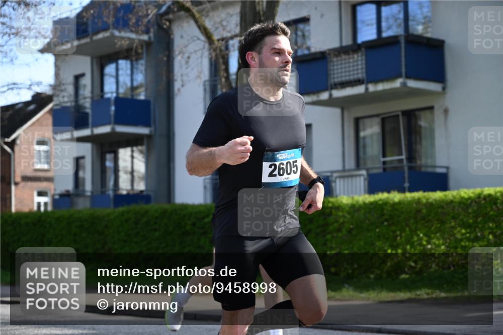 12.04.2026 - 45. Internationalen Wilhelmsburger Insellauf J. Mangold http://msf.ph/oto/9458998 12.04.2026 10:38:14 Ziel 5363, 2986, 5732, 3087, 4832, 2605, 2614, 4063, 3214, 2710, 4264, 3911, 5511, 4679, 2115 meine-sportfotos.de
