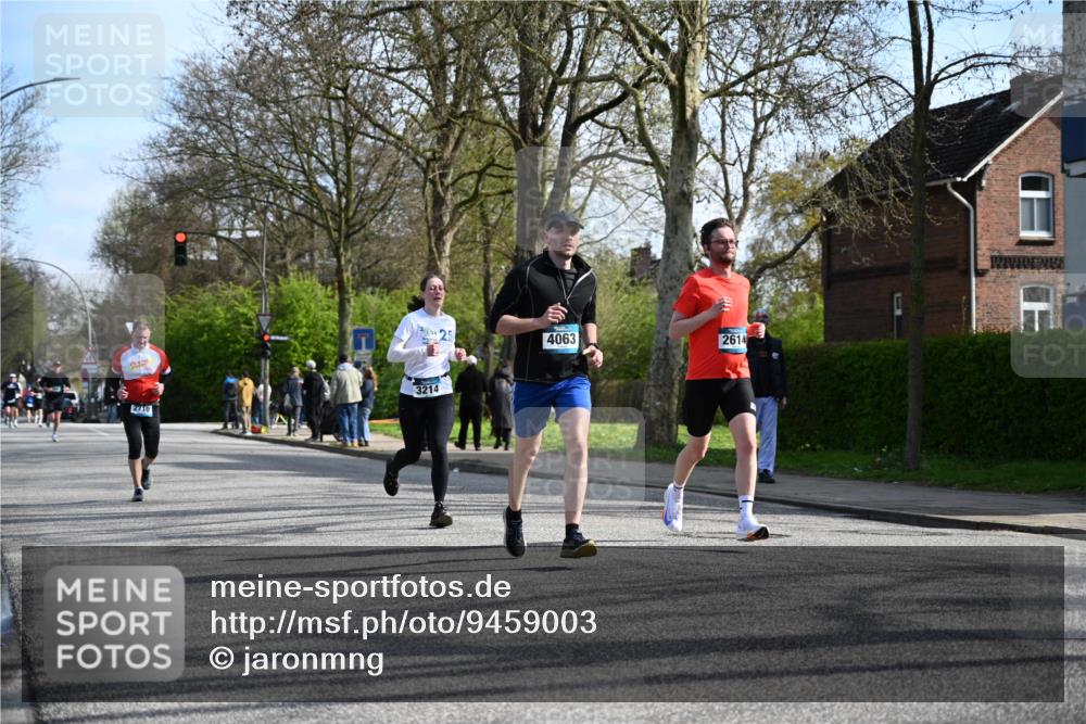 12.04.2026 - 45. Internationalen Wilhelmsburger Insellauf J. Mangold http://msf.ph/oto/9459003 12.04.2026 10:38:21 Ziel 5732, 3087, 4832, 2605, 2614, 4063, 3214, 2710, 4264, 4264, 3911, 5511, 4679, 2115 meine-sportfotos.de