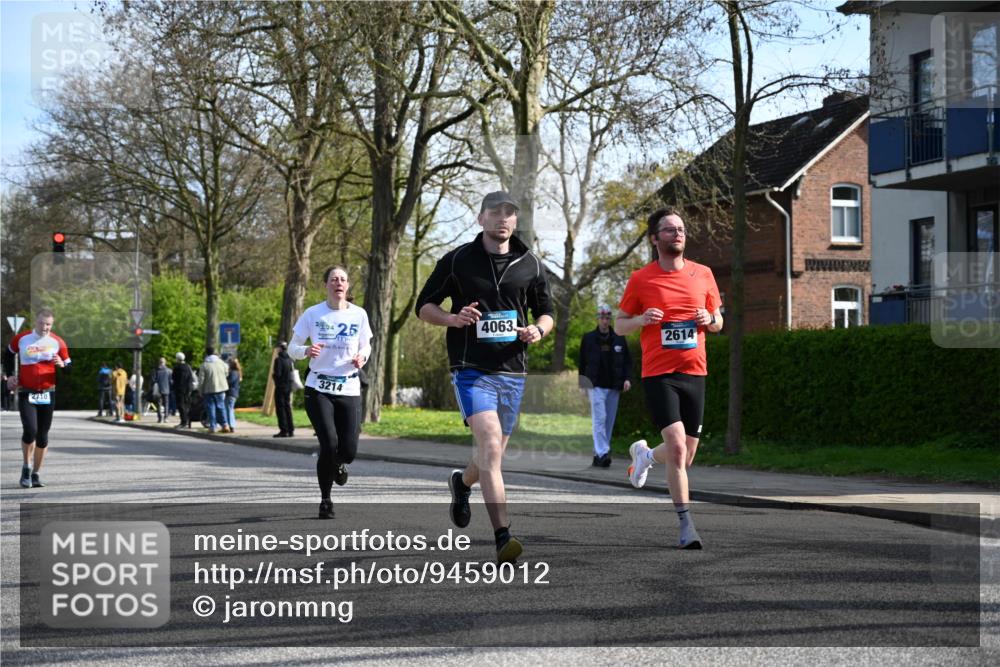 12.04.2026 - 45. Internationalen Wilhelmsburger Insellauf J. Mangold http://msf.ph/oto/9459012 12.04.2026 10:38:22 Ziel 3087, 4832, 2605, 2614, 4063, 3214, 2710, 4264, 3911, 5511, 4679, 2115 meine-sportfotos.de