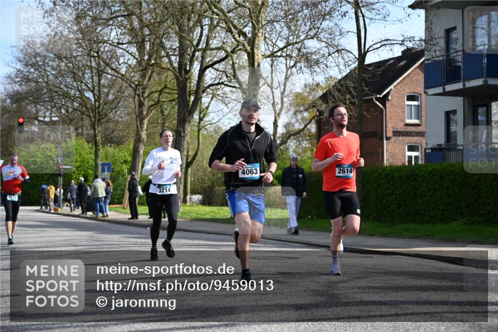12.04.2026 - 45. Internationalen Wilhelmsburger Insellauf J. Mangold http://msf.ph/oto/9459013 12.04.2026 10:38:22 Ziel 3087, 4832, 2605, 2614, 4063, 3214, 2710, 4264, 3911, 5511, 4679, 2115 meine-sportfotos.de