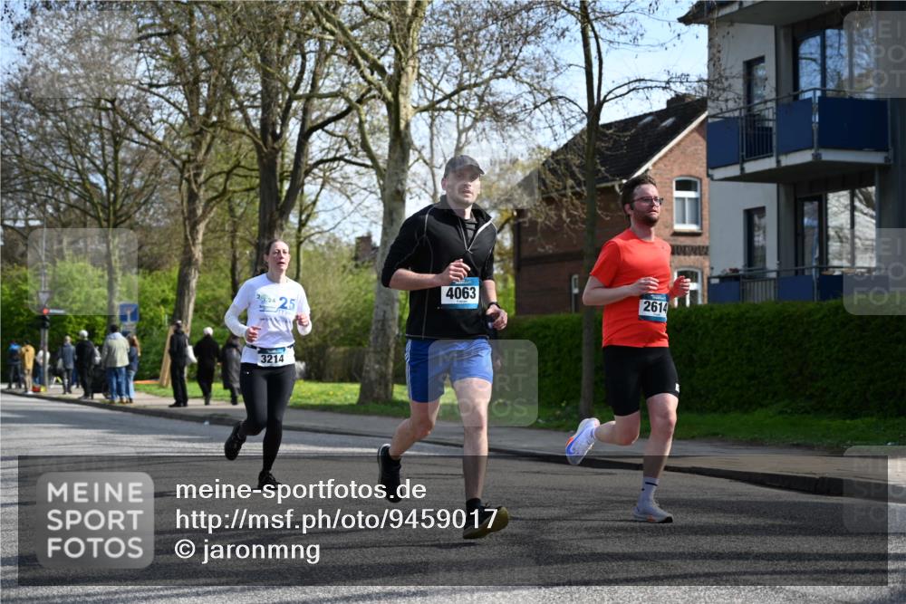 12.04.2026 - 45. Internationalen Wilhelmsburger Insellauf J. Mangold http://msf.ph/oto/9459017 12.04.2026 10:38:22 Ziel 3087, 4832, 2605, 2614, 4063, 3214, 2710, 4264, 3911, 5511, 4679, 2115 meine-sportfotos.de