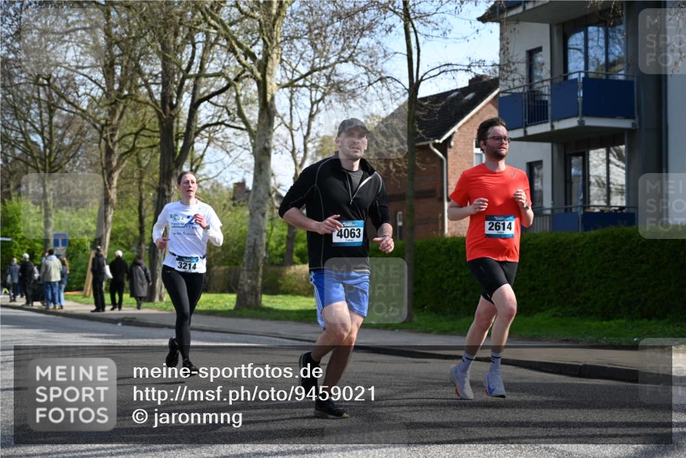 12.04.2026 - 45. Internationalen Wilhelmsburger Insellauf J. Mangold http://msf.ph/oto/9459021 12.04.2026 10:38:22 Ziel 3087, 4832, 2605, 2614, 4063, 3214, 2710, 4264, 3911, 5511, 4679, 2115 meine-sportfotos.de