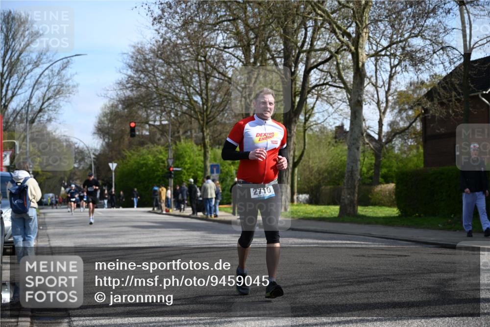 12.04.2026 - 45. Internationalen Wilhelmsburger Insellauf J. Mangold http://msf.ph/oto/9459045 12.04.2026 10:38:25 Ziel 2605, 2614, 4063, 3214, 2710, 4264, 3911, 5511, 4679, 2115, 3066, 5521 meine-sportfotos.de