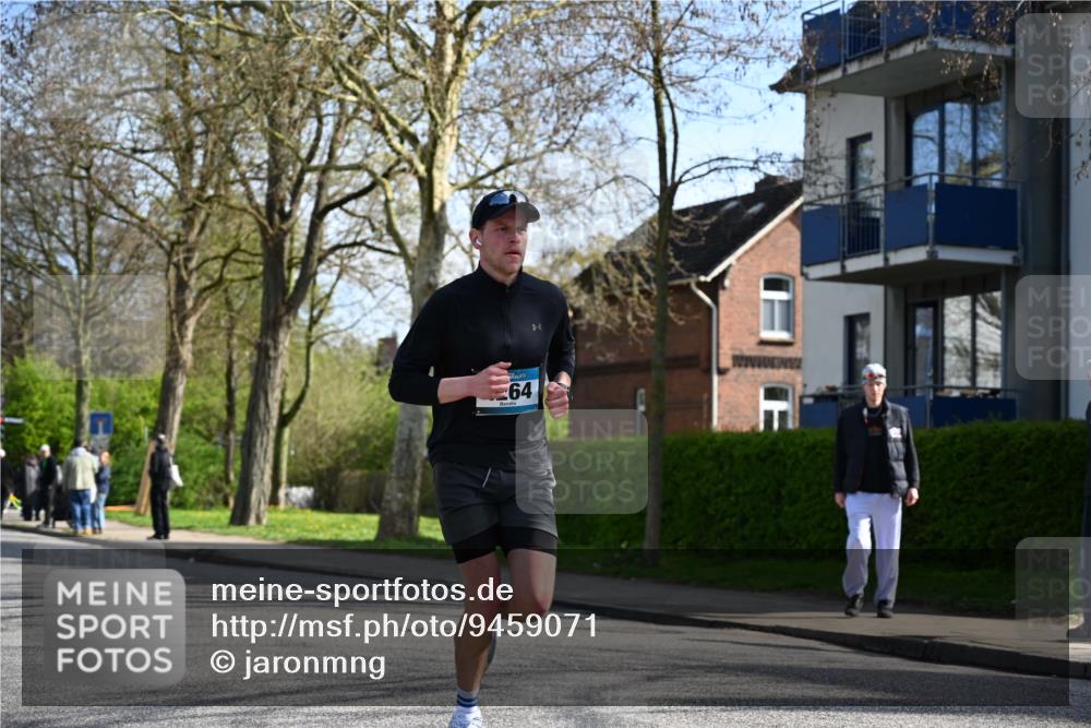 12.04.2026 - 45. Internationalen Wilhelmsburger Insellauf J. Mangold http://msf.ph/oto/9459071 12.04.2026 10:38:34 Ziel 4063, 3214, 2710, 4264, 3911, 5511, 4679, 2115, 3066, 5521, 3139 meine-sportfotos.de