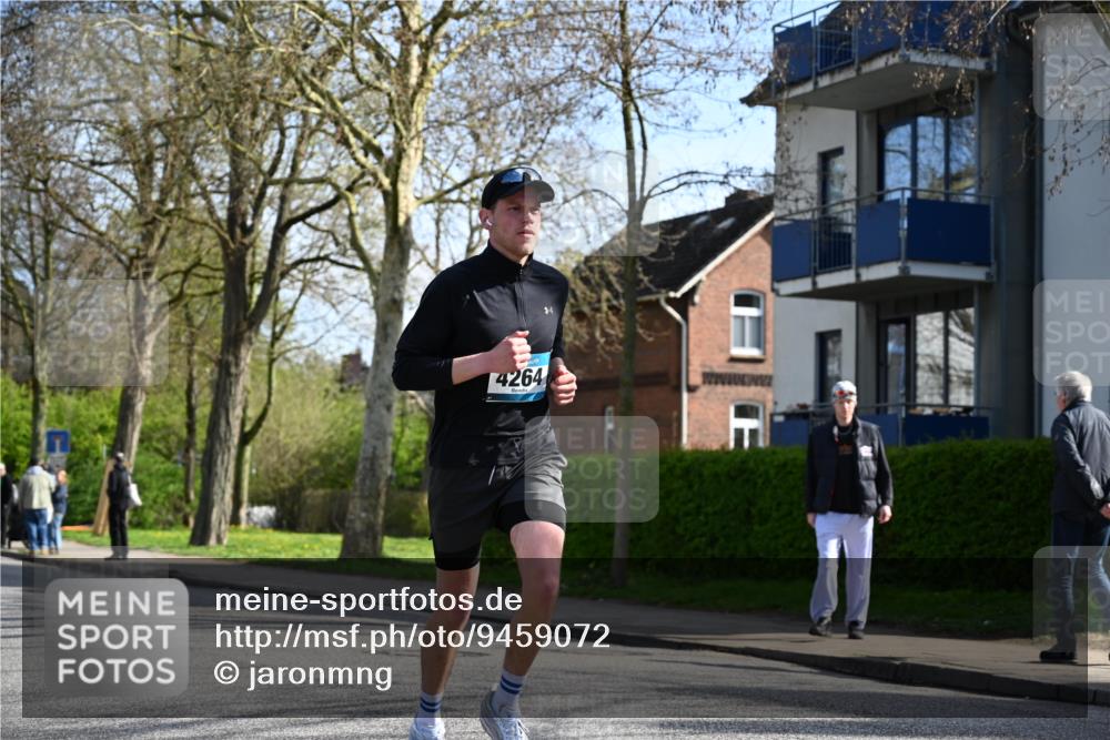 12.04.2026 - 45. Internationalen Wilhelmsburger Insellauf J. Mangold http://msf.ph/oto/9459072 12.04.2026 10:38:34 Ziel 4063, 3214, 2710, 4264, 3911, 5511, 4679, 2115, 3066, 5521, 3139 meine-sportfotos.de