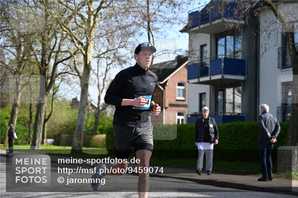12.04.2026 - 45. Internationalen Wilhelmsburger Insellauf J. Mangold http://msf.ph/oto/9459074 12.04.2026 10:38:34 Ziel 4063, 3214, 2710, 4264, 3911, 5511, 4679, 2115, 3066, 5521, 3139 meine-sportfotos.de