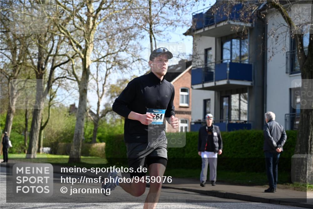 12.04.2026 - 45. Internationalen Wilhelmsburger Insellauf J. Mangold http://msf.ph/oto/9459076 12.04.2026 10:38:34 Ziel 4063, 3214, 2710, 4264, 3911, 5511, 4679, 2115, 3066, 5521, 3139 meine-sportfotos.de