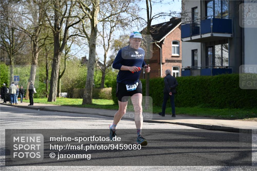 12.04.2026 - 45. Internationalen Wilhelmsburger Insellauf J. Mangold http://msf.ph/oto/9459080 12.04.2026 10:38:39 Ziel 2710, 4264, 3911, 5511, 4679, 2115, 3066, 5521, 3139, 4009, 4608 meine-sportfotos.de