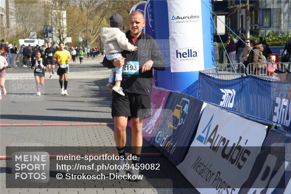 12.04.2026 - 45. Internationalen Wilhelmsburger Insellauf Strokosch-Dieckow http://msf.ph/oto/9459082 12.04.2026 11:05:38 Ziel 2730, 2193, 4440, 4870, 2530, 3743 meine-sportfotos.de