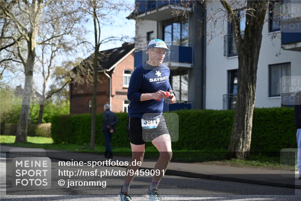 12.04.2026 - 45. Internationalen Wilhelmsburger Insellauf J. Mangold http://msf.ph/oto/9459091 12.04.2026 10:38:40 Ziel 2710, 4264, 3911, 5511, 4679, 2115, 3066, 5521, 3139, 4009, 4608, 2878 meine-sportfotos.de