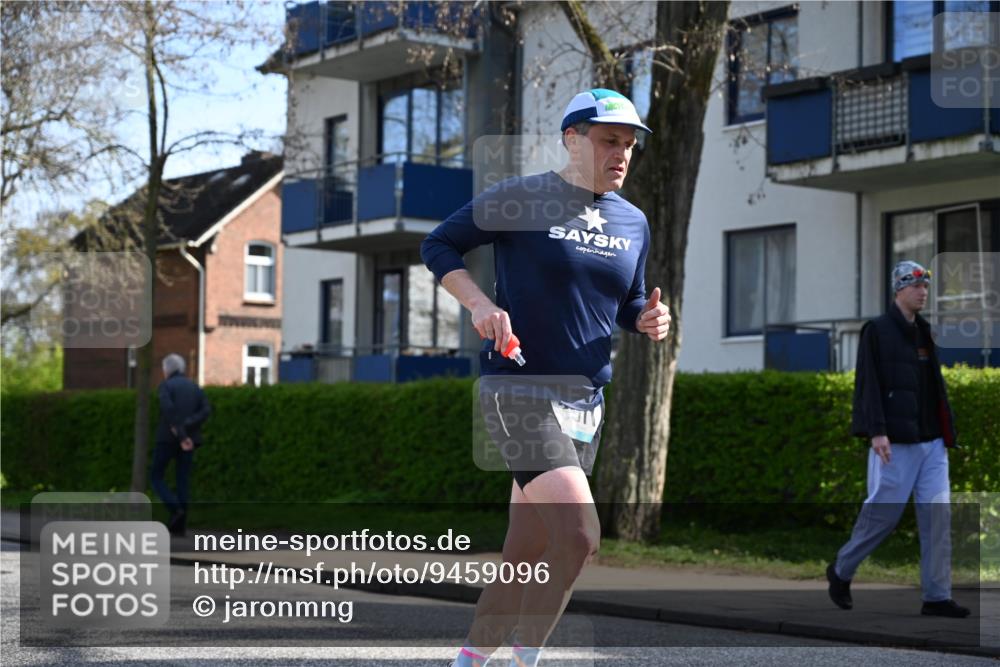12.04.2026 - 45. Internationalen Wilhelmsburger Insellauf J. Mangold http://msf.ph/oto/9459096 12.04.2026 10:38:40 Ziel 2710, 4264, 3911, 5511, 4679, 2115, 3066, 5521, 3139, 4009, 4608, 2878 meine-sportfotos.de