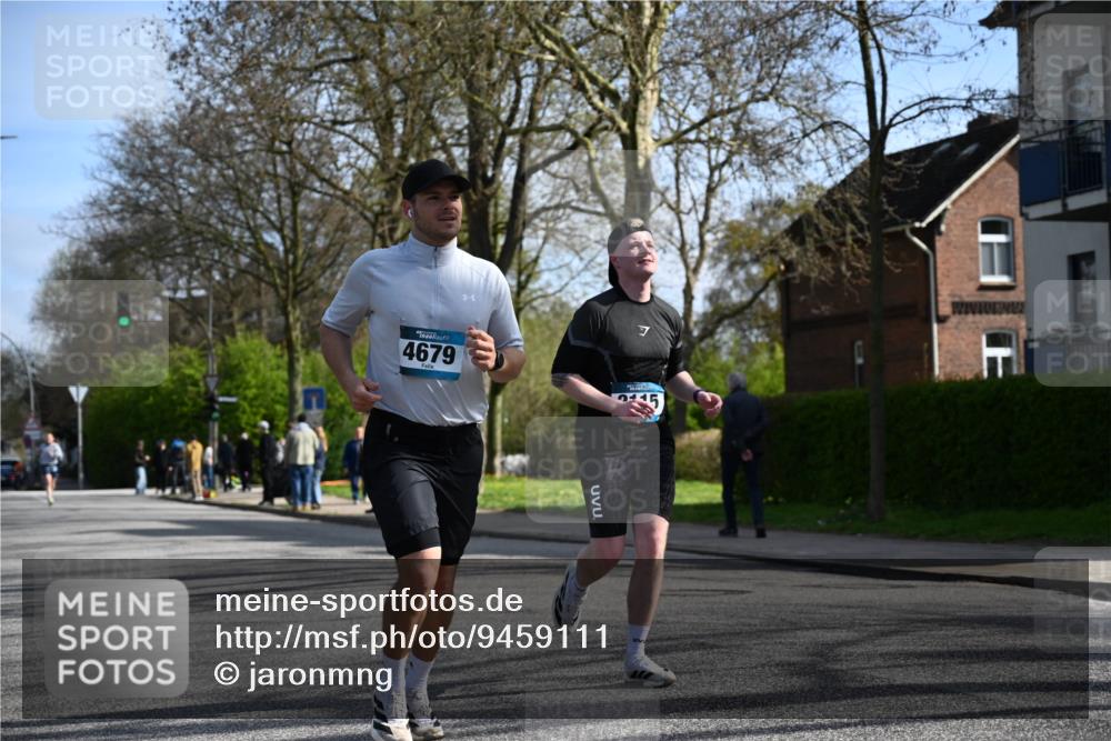 12.04.2026 - 45. Internationalen Wilhelmsburger Insellauf J. Mangold http://msf.ph/oto/9459111 12.04.2026 10:38:44 Ziel 4264, 3911, 5511, 4679, 2115, 3066, 5521, 3139, 4009, 4608, 2878, 3110, 4040, 4325 meine-sportfotos.de