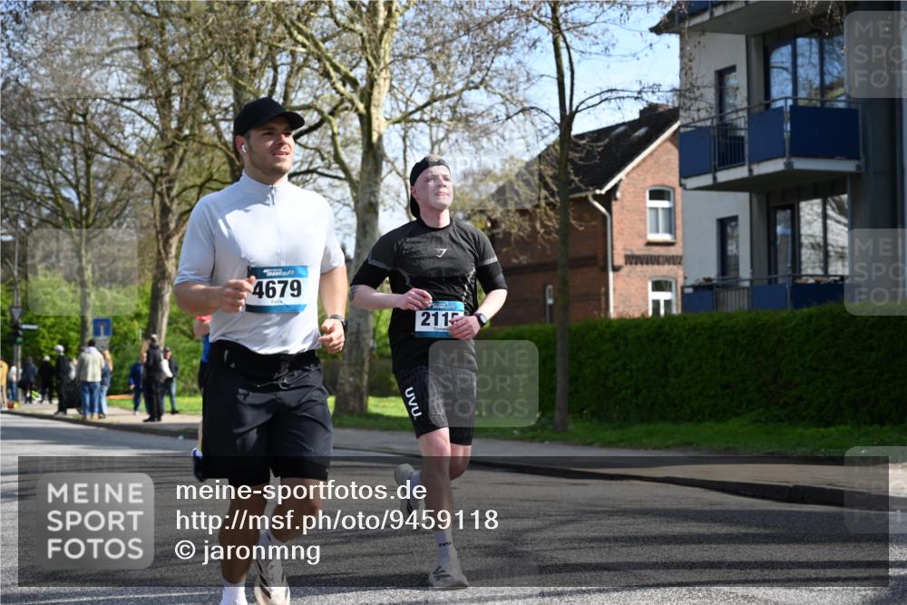 12.04.2026 - 45. Internationalen Wilhelmsburger Insellauf J. Mangold http://msf.ph/oto/9459118 12.04.2026 10:38:45 Ziel 4264, 3911, 5511, 4679, 2115, 3066, 5521, 3139, 4009, 4608, 2878, 3110, 4040, 4325, 4871, 4393 meine-sportfotos.de