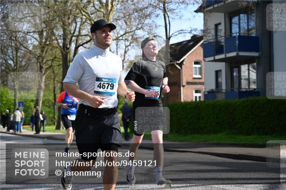 12.04.2026 - 45. Internationalen Wilhelmsburger Insellauf J. Mangold http://msf.ph/oto/9459121 12.04.2026 10:38:45 Ziel 4264, 3911, 5511, 4679, 2115, 3066, 5521, 3139, 4009, 4608, 2878, 3110, 4040, 4325, 4871, 4393 meine-sportfotos.de