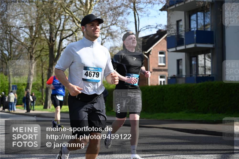 12.04.2026 - 45. Internationalen Wilhelmsburger Insellauf J. Mangold http://msf.ph/oto/9459122 12.04.2026 10:38:45 Ziel 4264, 3911, 5511, 4679, 2115, 3066, 5521, 3139, 4009, 4608, 2878, 3110, 4040, 4325, 4871, 4393 meine-sportfotos.de