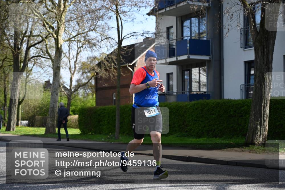 12.04.2026 - 45. Internationalen Wilhelmsburger Insellauf J. Mangold http://msf.ph/oto/9459136 12.04.2026 10:38:47 Ziel 3911, 5511, 4679, 2115, 3066, 5521, 3139, 4009, 4009, 4608, 2878, 3110, 4040, 4325, 4871, 4393, 4976 meine-sportfotos.de