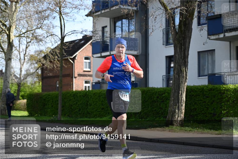 12.04.2026 - 45. Internationalen Wilhelmsburger Insellauf J. Mangold http://msf.ph/oto/9459141 12.04.2026 10:38:47 Ziel 3911, 5511, 4679, 2115, 3066, 5521, 3139, 4009, 4009, 4608, 2878, 3110, 4040, 4325, 4871, 4393, 4976 meine-sportfotos.de