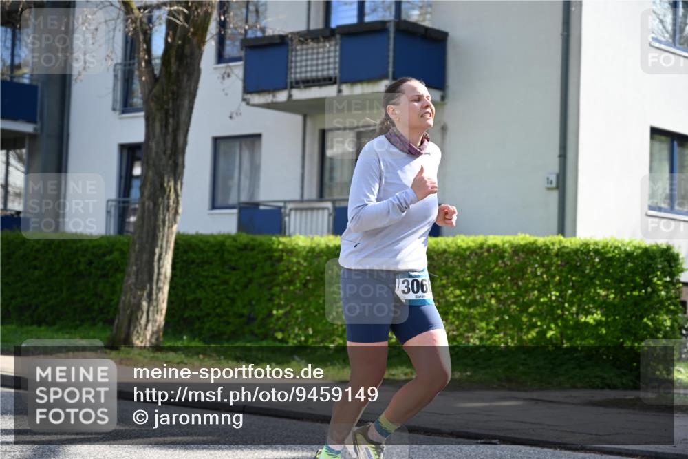 12.04.2026 - 45. Internationalen Wilhelmsburger Insellauf J. Mangold http://msf.ph/oto/9459149 12.04.2026 10:39:00 Ziel 5511, 4679, 2115, 3066, 5521, 3139, 4009, 4608, 2878, 3110, 4040, 4325, 4871, 4393, 4976, 3043, 5405, 5331, 2521, 2953 meine-sportfotos.de