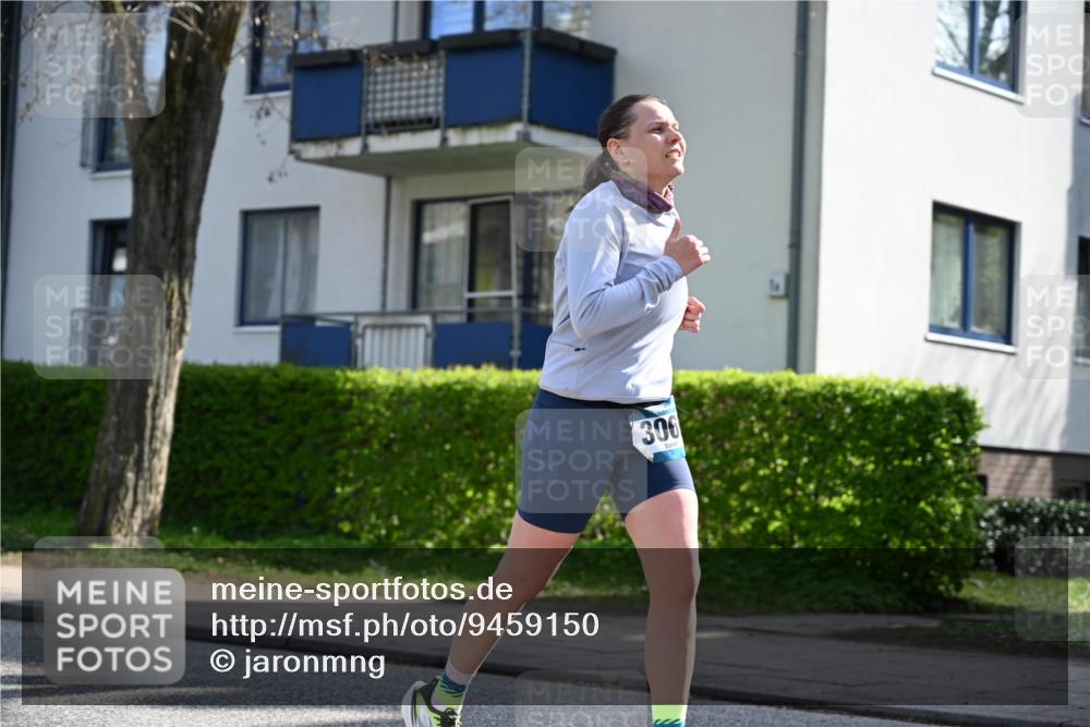 12.04.2026 - 45. Internationalen Wilhelmsburger Insellauf J. Mangold http://msf.ph/oto/9459150 12.04.2026 10:39:00 Ziel 5511, 4679, 2115, 3066, 5521, 3139, 4009, 4608, 2878, 3110, 4040, 4325, 4871, 4393, 4976, 3043, 5405, 5331, 2521, 2953 meine-sportfotos.de