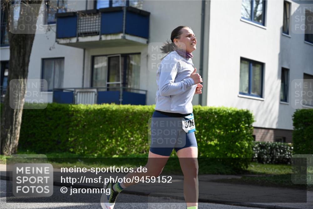 12.04.2026 - 45. Internationalen Wilhelmsburger Insellauf J. Mangold http://msf.ph/oto/9459152 12.04.2026 10:39:00 Ziel 5511, 4679, 2115, 3066, 5521, 3139, 4009, 4608, 2878, 3110, 4040, 4325, 4871, 4393, 4976, 3043, 5405, 5331, 2521, 2953 meine-sportfotos.de