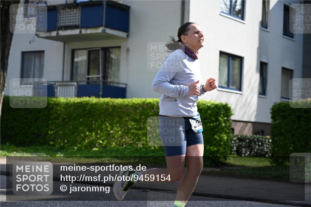 12.04.2026 - 45. Internationalen Wilhelmsburger Insellauf J. Mangold http://msf.ph/oto/9459154 12.04.2026 10:39:00 Ziel 5511, 4679, 2115, 3066, 5521, 3139, 4009, 4608, 2878, 3110, 4040, 4325, 4871, 4393, 4976, 3043, 5405, 5331, 2521, 2953 meine-sportfotos.de