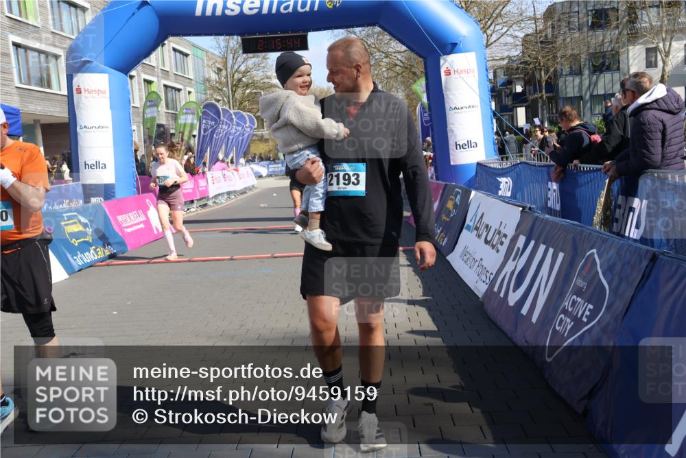 12.04.2026 - 45. Internationalen Wilhelmsburger Insellauf Strokosch-Dieckow http://msf.ph/oto/9459159 12.04.2026 11:05:43 Ziel 3743, 5748, 4464, 5810 meine-sportfotos.de