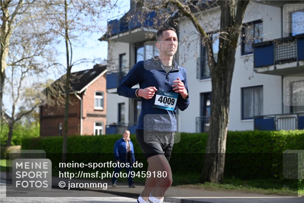 12.04.2026 - 45. Internationalen Wilhelmsburger Insellauf J. Mangold http://msf.ph/oto/9459180 12.04.2026 10:39:12 Ziel 3066, 5521, 3139, 4009, 4608, 2878, 3110, 4040, 4325, 4871, 4393, 4976, 3043, 5405, 5331, 2521, 2953, 4522, 3442, 5688, 3834, 4629 meine-sportfotos.de