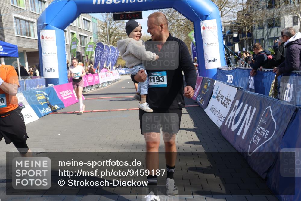 12.04.2026 - 45. Internationalen Wilhelmsburger Insellauf Strokosch-Dieckow http://msf.ph/oto/9459187 12.04.2026 11:05:43 Ziel 3743, 5748, 4464, 5810 meine-sportfotos.de