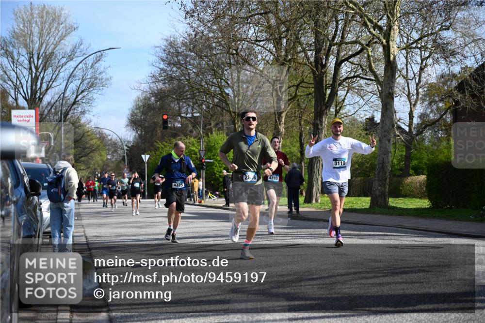 12.04.2026 - 45. Internationalen Wilhelmsburger Insellauf J. Mangold http://msf.ph/oto/9459197 12.04.2026 10:39:19 Ziel 4009, 4608, 2878, 3110, 4040, 4325, 4871, 4393, 4976, 3043, 5405, 5331, 5331, 2521, 2953, 4522, 3442, 3442, 5688, 3834, 4629, 4401 meine-sportfotos.de