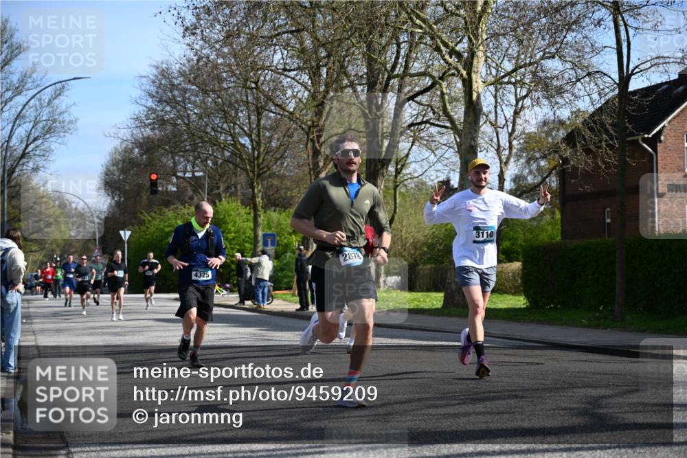 12.04.2026 - 45. Internationalen Wilhelmsburger Insellauf J. Mangold http://msf.ph/oto/9459209 12.04.2026 10:39:20 Ziel 4009, 4608, 2878, 3110, 4040, 4325, 4871, 4393, 4976, 3043, 5405, 5331, 2521, 2953, 4522, 3442, 5688, 5688, 3834, 4629, 4401 meine-sportfotos.de