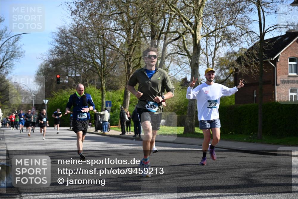 12.04.2026 - 45. Internationalen Wilhelmsburger Insellauf J. Mangold http://msf.ph/oto/9459213 12.04.2026 10:39:20 Ziel 4009, 4608, 2878, 3110, 4040, 4325, 4871, 4393, 4976, 3043, 5405, 5331, 2521, 2953, 4522, 3442, 5688, 5688, 3834, 4629, 4401 meine-sportfotos.de