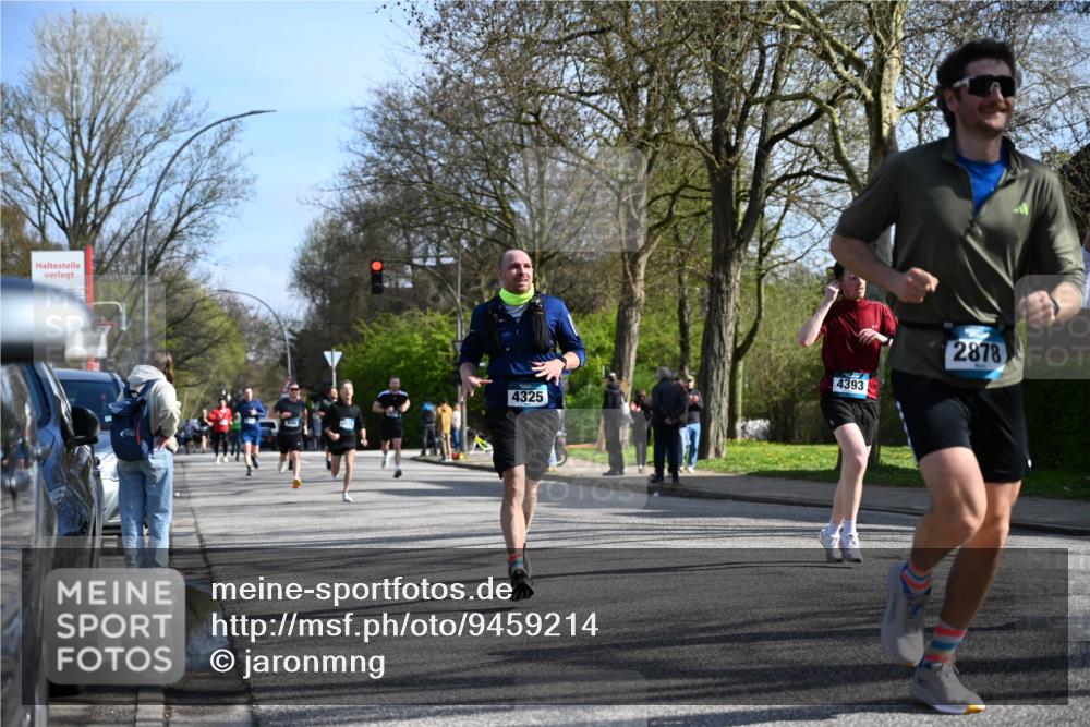 12.04.2026 - 45. Internationalen Wilhelmsburger Insellauf J. Mangold http://msf.ph/oto/9459214 12.04.2026 10:39:21 Ziel 4009, 4608, 2878, 3110, 4040, 4325, 4871, 4393, 4976, 3043, 5405, 5331, 2521, 2953, 4522, 3442, 5688, 3834, 4629, 4401, 2100 meine-sportfotos.de