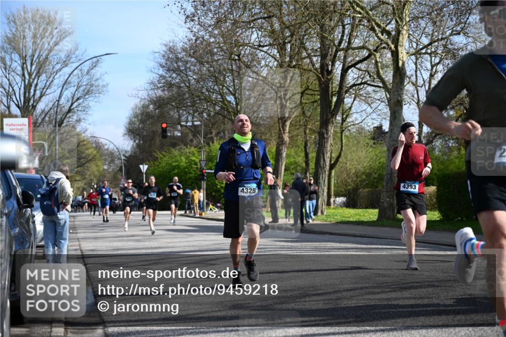 12.04.2026 - 45. Internationalen Wilhelmsburger Insellauf J. Mangold http://msf.ph/oto/9459218 12.04.2026 10:39:21 Ziel 4009, 4608, 2878, 3110, 4040, 4325, 4871, 4393, 4976, 3043, 5405, 5331, 2521, 2953, 4522, 3442, 5688, 3834, 4629, 4401, 2100 meine-sportfotos.de