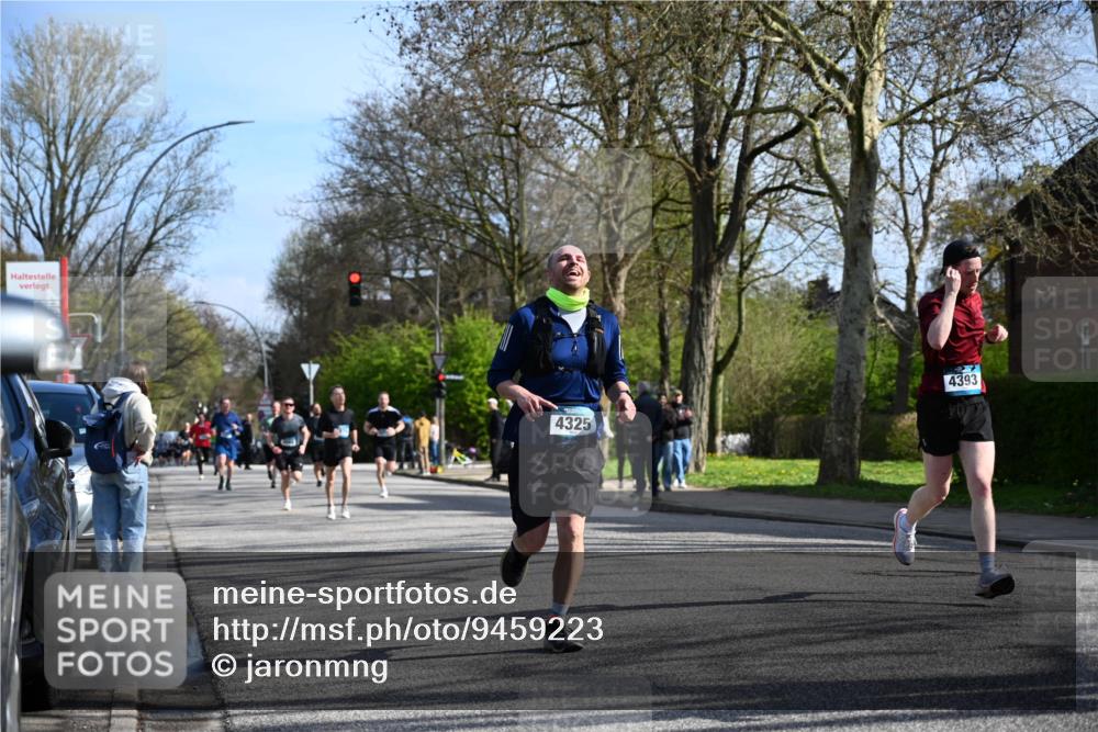 12.04.2026 - 45. Internationalen Wilhelmsburger Insellauf J. Mangold http://msf.ph/oto/9459223 12.04.2026 10:39:21 Ziel 4009, 4608, 2878, 3110, 4040, 4325, 4871, 4393, 4976, 3043, 5405, 5331, 2521, 2953, 4522, 3442, 5688, 3834, 4629, 4401, 2100 meine-sportfotos.de